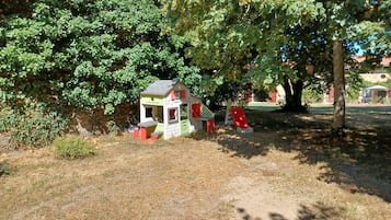 Children's play area - outdoor