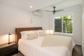 2 bedrooms, iron/ironing board, WiFi (free), bed sheets