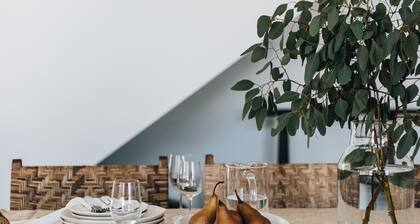 Maple Suite, Berry - by Linnaeus Collection