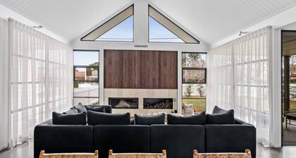 Maple Suite, Berry - by Linnaeus Collection