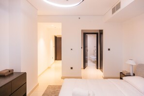 5 bedrooms, in-room safe, iron/ironing board, free WiFi