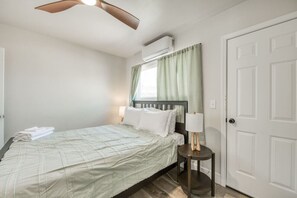 Iron/ironing board, WiFi