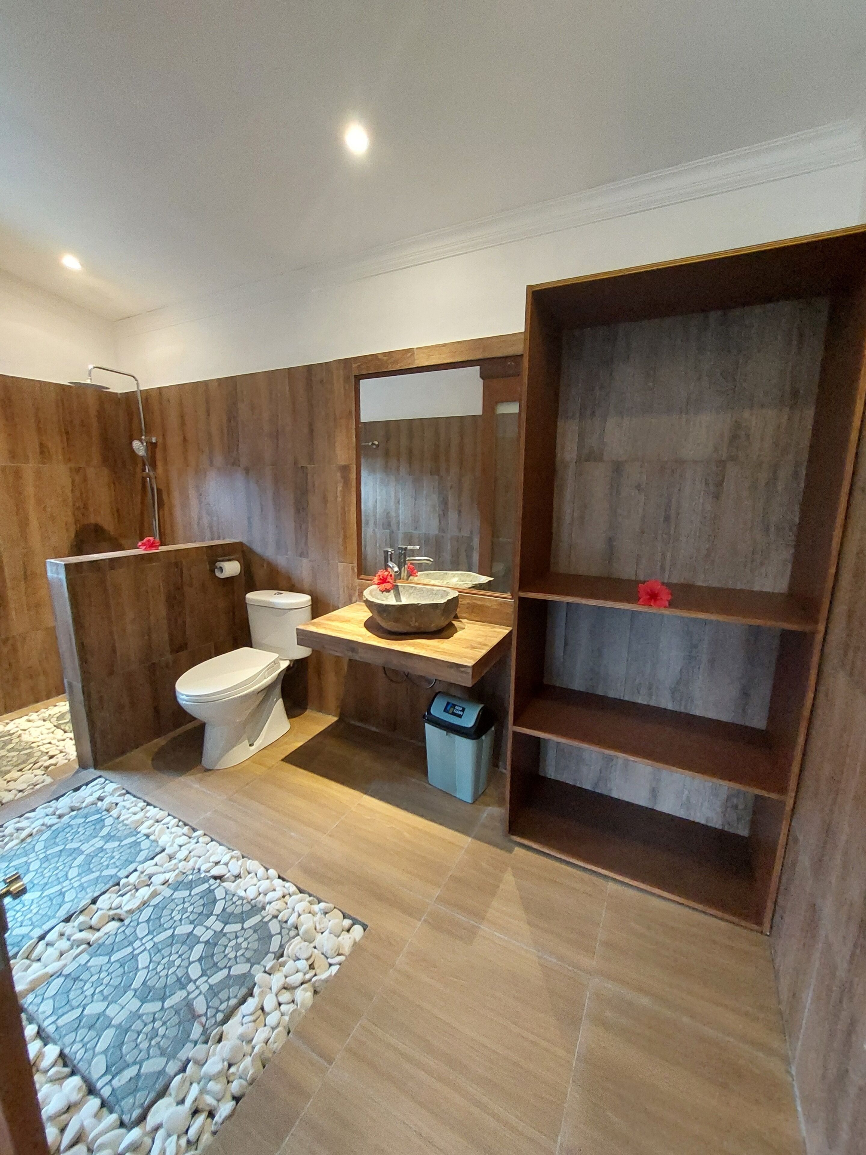 Shower, free toiletries, hair dryer, bathrobes