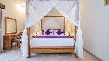 2 bedrooms, desk, free WiFi, bed sheets