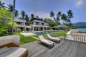 Luxury Villa, 6 Bedrooms, Sea View | Garden view