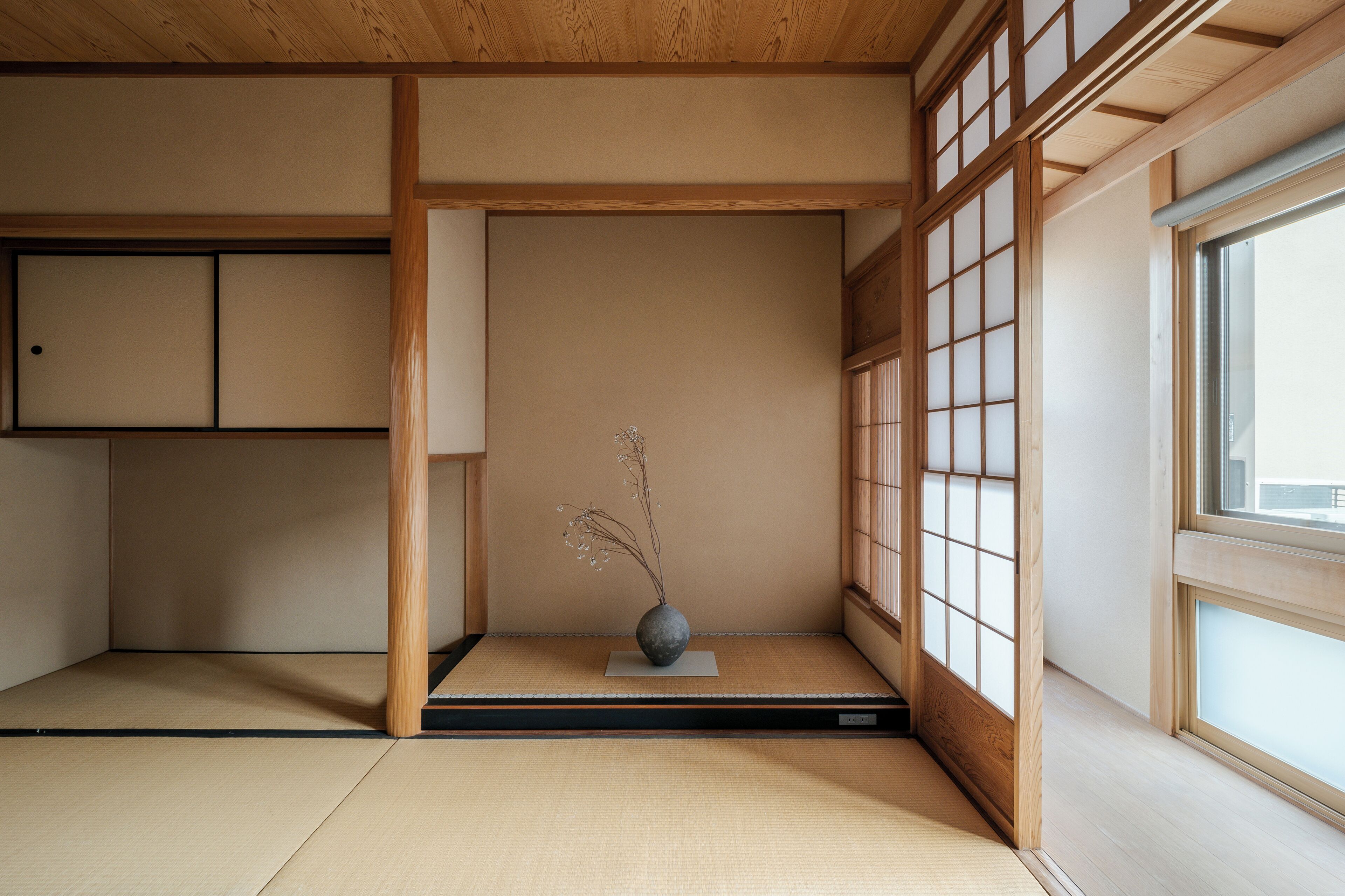 Luxury House | 3 bedrooms, desk, blackout curtains, iron/ironing board