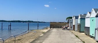 Fiddlers Green  -sleeps 4 guests  in 2 bedrooms