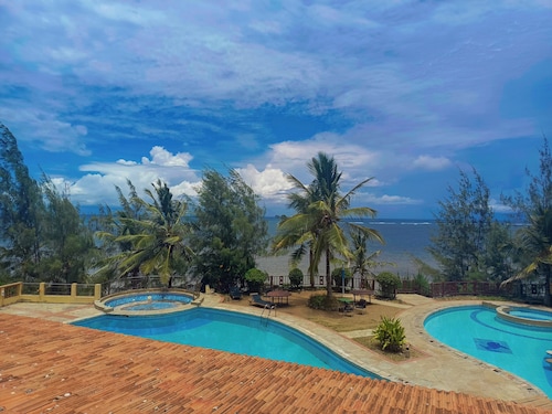 Ishara Beachfront Homes And Suites