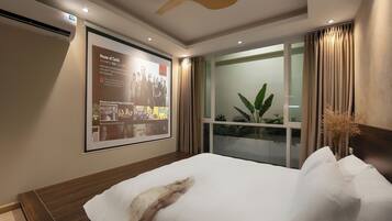 Een minibar, een kluis op de kamer, geluiddichte muren, gratis wifi