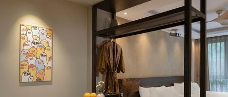 Familien-Studiosuite, 2 Queen-Betten, Nichtraucher, Stadtblick | Minibar, Zimmersafe, schallisolierte Zimmer, kostenloses WLAN