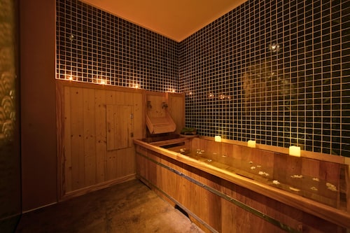 辉煌自然套房和Spa