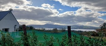 LAKEVIEW  RETREAT, family friendly in Portroe, County Tipperary