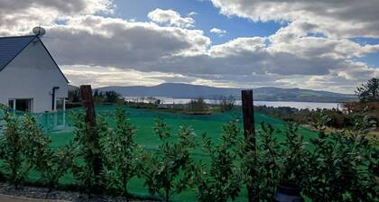 LAKEVIEW RETREAT, family friendly in Portroe, County Tipperary