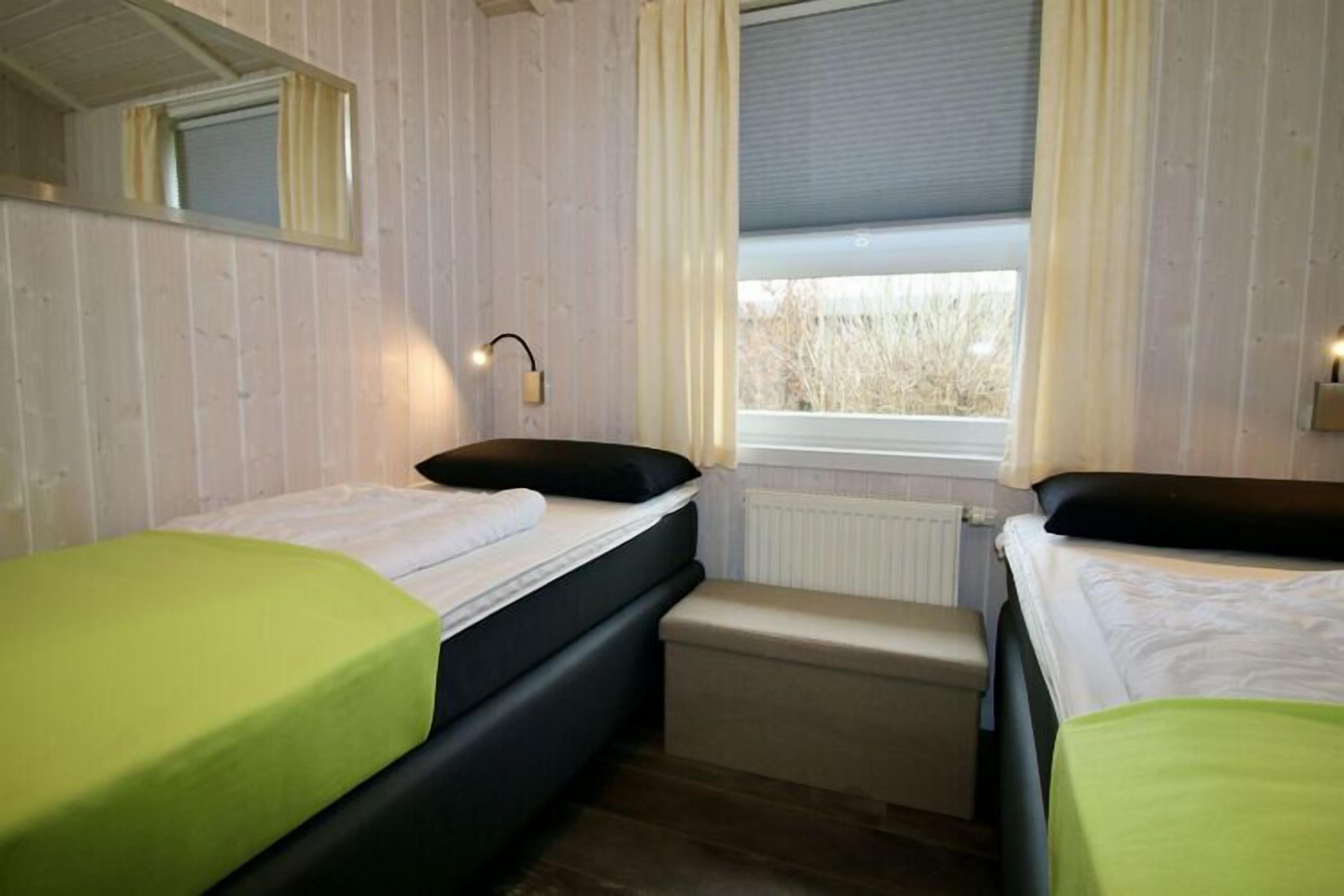 6 chambres, lit parapluie