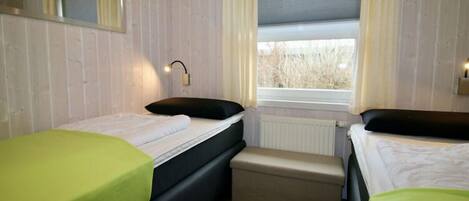 6 chambres, lit parapluie