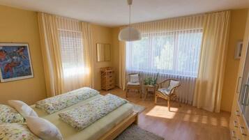 1 Schlafzimmer, Bügeleisen/Bügelbrett