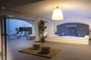 Piscine couverte, piscine extérieure