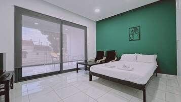 Iron/ironing board, free WiFi, bed sheets