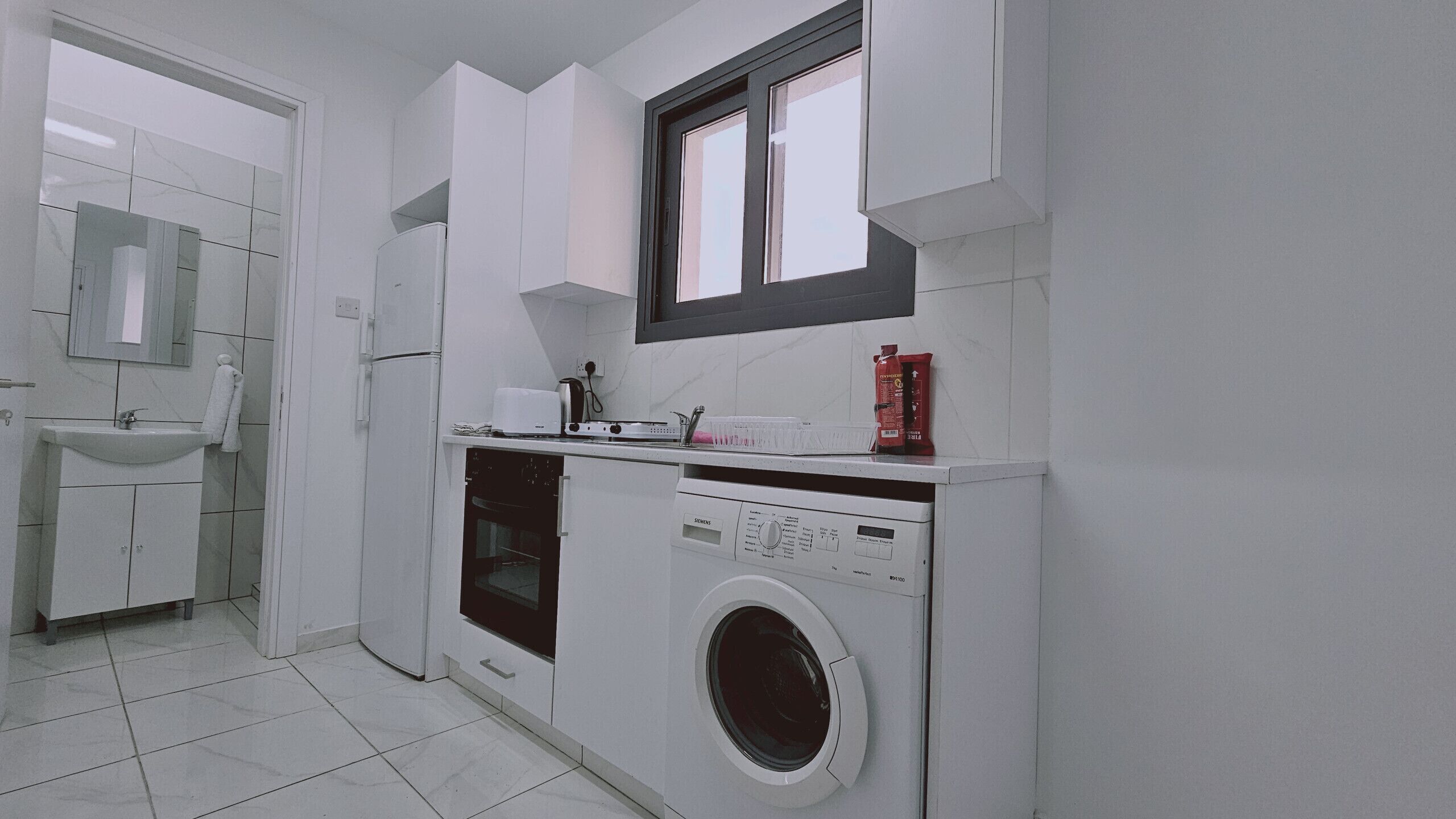 Fridge, oven, stovetop, toaster