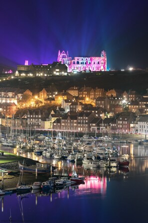 Marina - Coastal Escape - Dog Friendly with FREE parking (Scarborough)