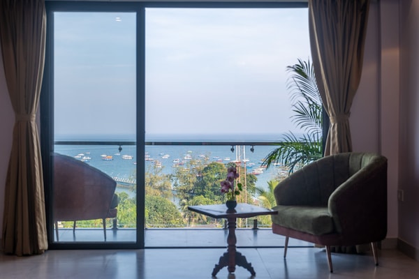 Premium Room, Balcony, Sea View | Premium bedding, desk, soundproofing, free WiFi