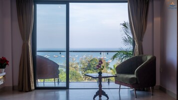 尊榮客房, 陽台, 海景 | 高級寢具、書桌、隔音、免費無線上網