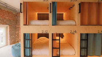 Single Cocoon | Tallelokero huoneessa, pimennysverhot, ilmainen Wi-Fi, vuodevaatteet