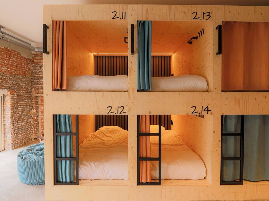 Single Cocoon | Caja fuerte, cortinas opacas, wifi gratis y ropa de cama