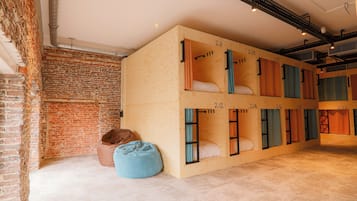 Caja de seguridad en la habitación, cortinas blackout y wifi gratis