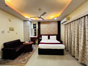 Standard Double Room | Soundproofing, iron/ironing board, free WiFi - Al Nakheel Hotel Apartments (Ras Al Khaimah)