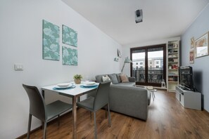 Apartment, 1 Bedroom, Balcony | Living room
