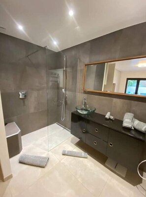 Bathroom - Vue sur la Mer, Centre de Saint-tropez (Saint-Tropez)