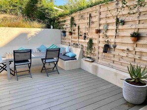 屋外ダイニングエリア