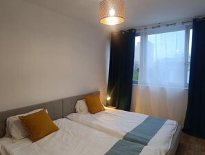 2 bedrooms, iron/ironing board, travel crib, free WiFi