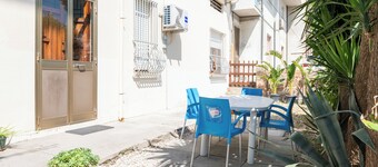 La ROSA - Townhouse with private garden.