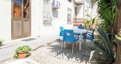 La ROSA - Townhouse with private garden.