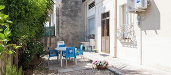 La ROSA - Townhouse with private garden.