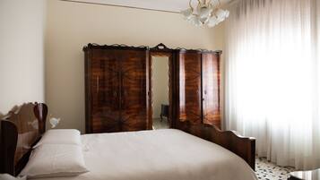 2 camere, culla da viaggio, Wi-Fi gratuito, lenzuola