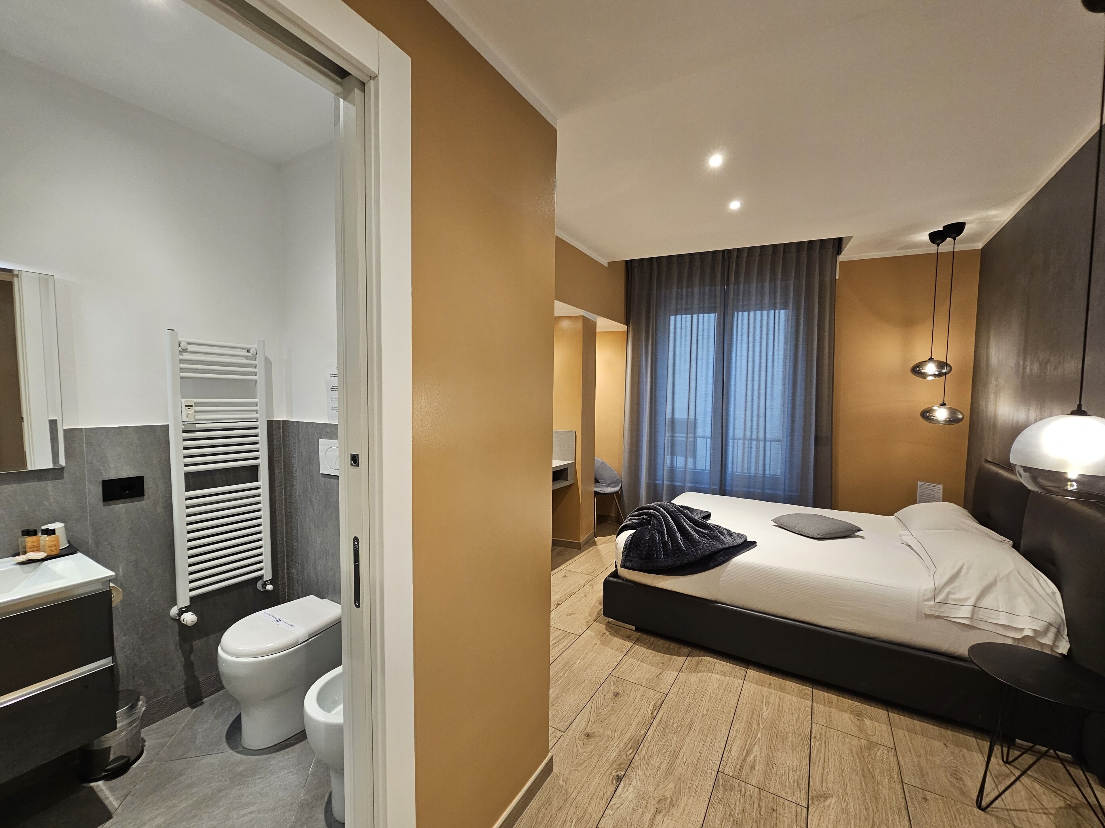 Superior dubbelrum | Allergitestade sängkläder, duntäcken och memory foam-madrasser