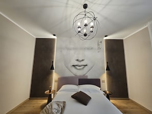 Senior Apartment | Hypo-allergenic bedding, down comforters, memory foam beds, in-room safe - Teseo Rooms & Relax (Genoa)