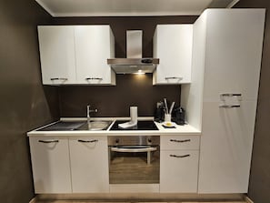 Family Studio | Private kitchen - Teseo Rooms & Relax (Genoa)