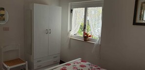 1 bedroom, iron/ironing board, bed sheets