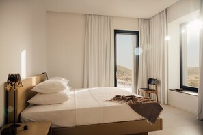 6 bedrooms, bed sheets