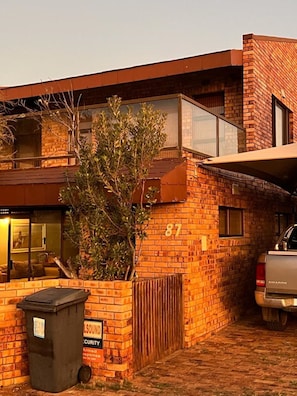 House, 5 Bedrooms, Smoking, Balcony | Bahagian luar