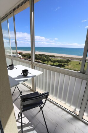 Dining - Modern, bright apartment facing the sea, TOP à St Cyprien (Saint-Cyprien)