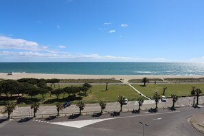 Beach nearby - Modern, bright apartment facing the sea, TOP à St Cyprien (Saint-Cyprien)