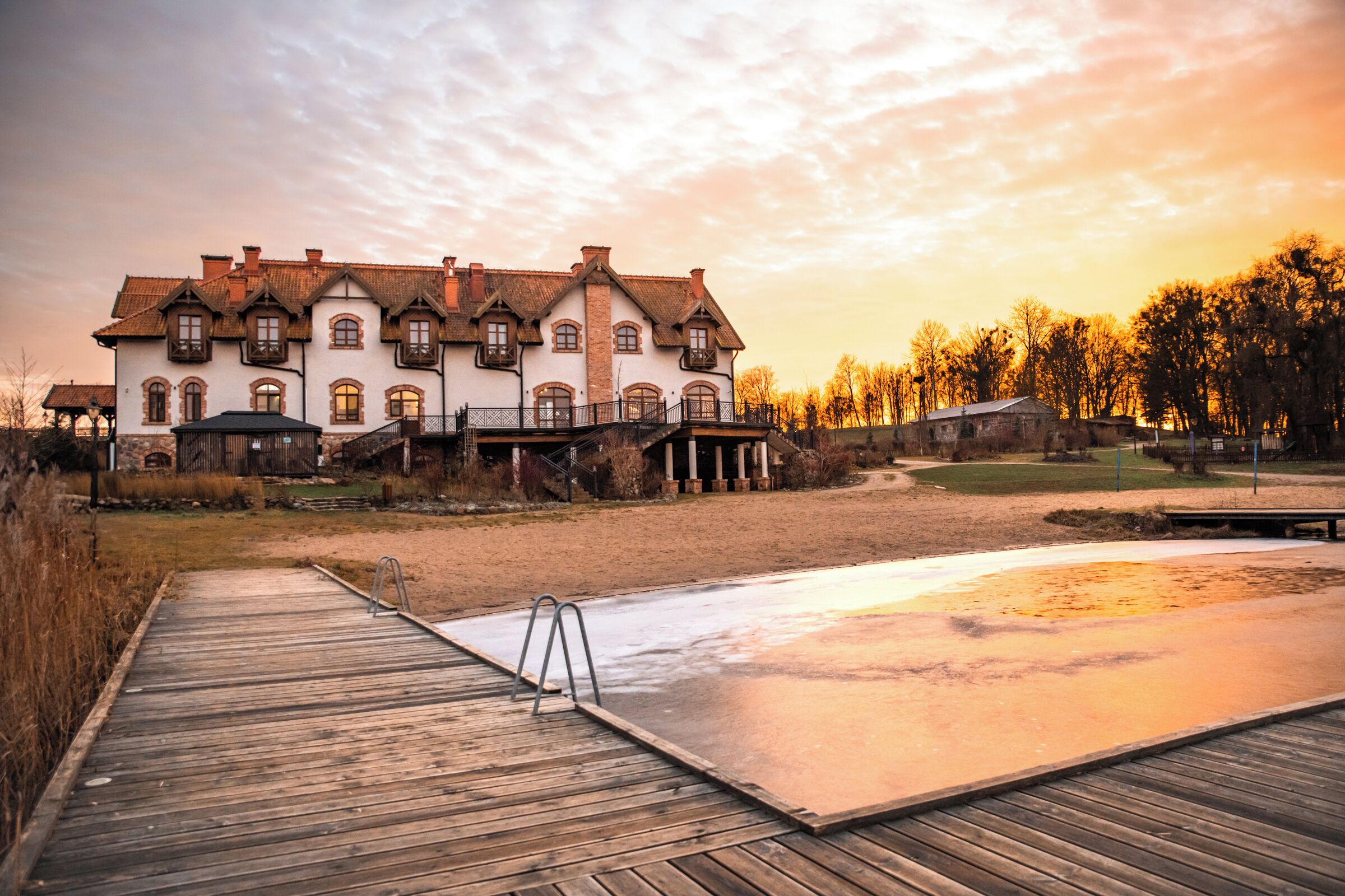 プライベートビーチ、ビーチタオル、ビーチバレー、ビーチバー