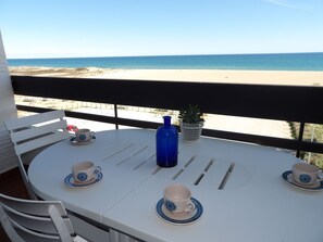 Outdoor dining - Superb sea view in St Cyprien with your feet in the water (Saint-Cyprien)