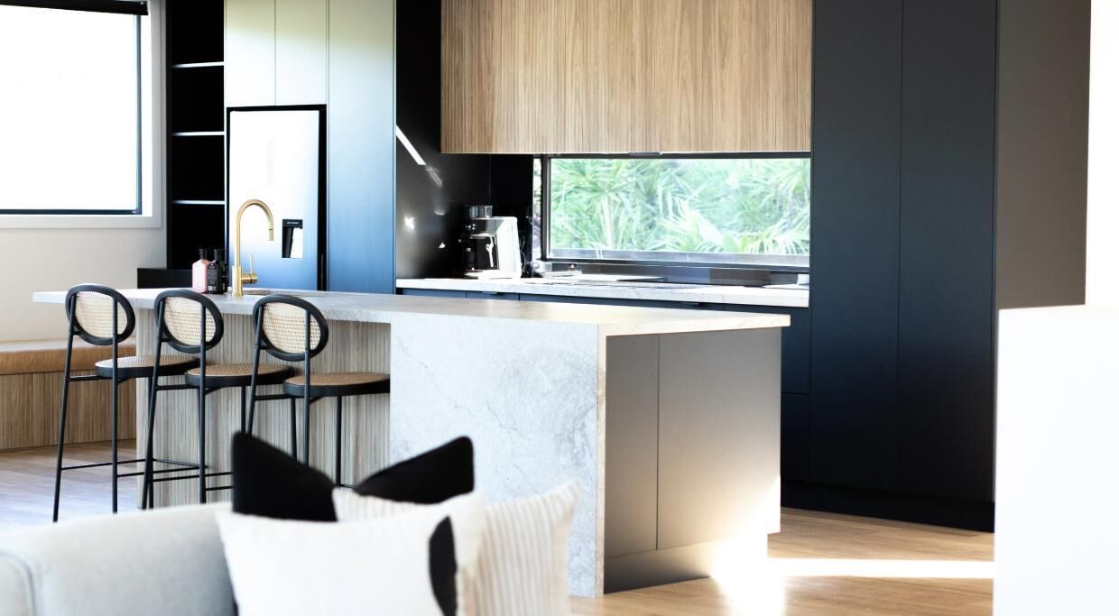 Micro-ondes, plaque de cuisson, lave-vaisselle