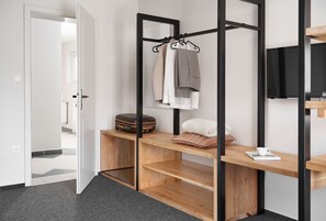 Caja de seguridad en la habitación, cortinas blackout y wifi gratis 